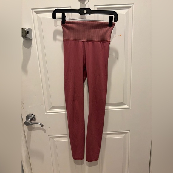 VUORI
WOMEN'S RIB STUDIO LEGGING - Picture 1 of 3